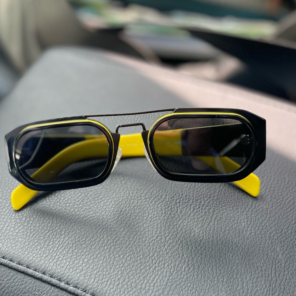 Prada | SPR 01W Sunglasses